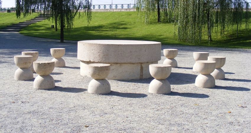 masa-tacerii-brancusi